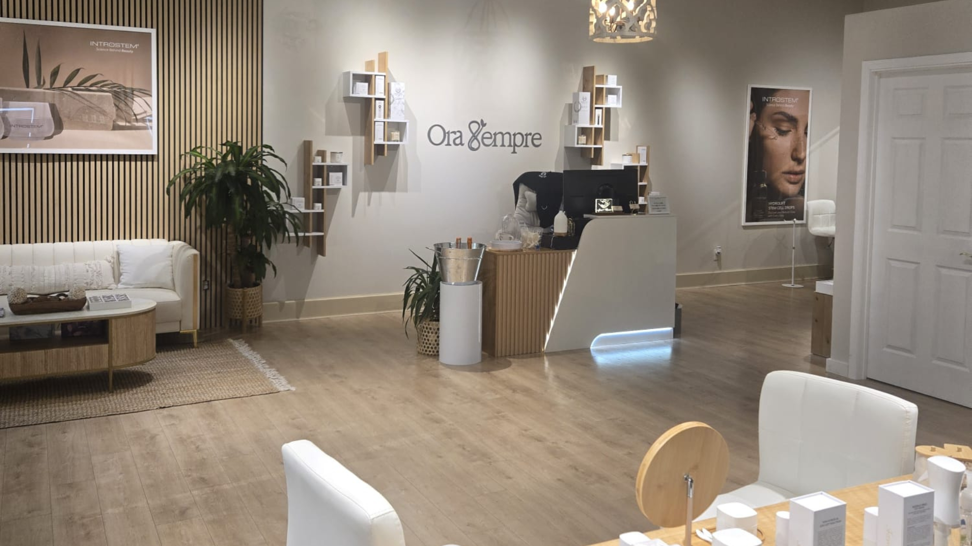 Inside Ora-Sempre Spa